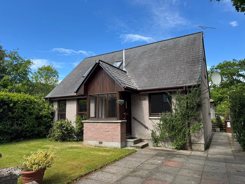 Eastlea, East End, Beauly. IV4 7DF