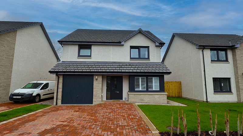 24 Carriers Croft, Lewiston, Drumnadrochit, Inverness. IV63 6AG