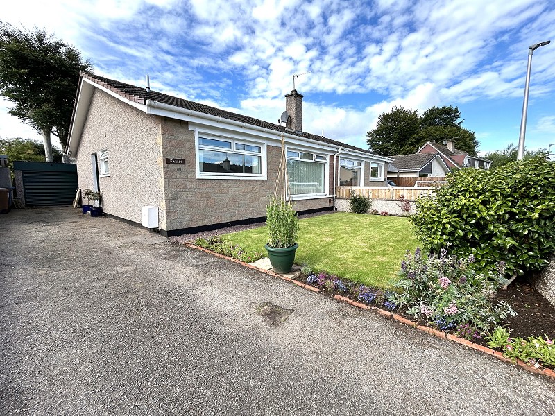 11 Dornie Place, Lochardil, Inverness. IV2 4BX