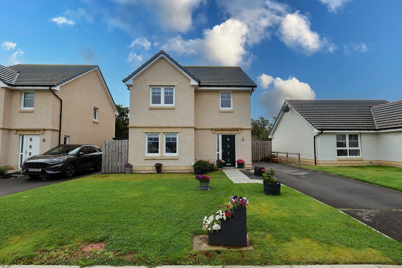 17 Macrae Park, Muir of Ord. IV6 7AF