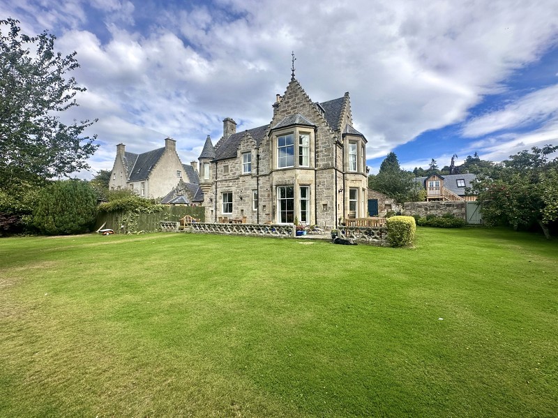 1 Ladies Walk, Island Bank Road, Inverness, IV2 4TB